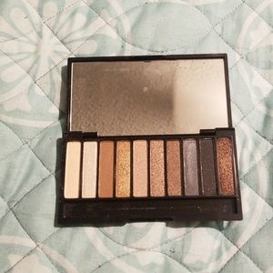 Revolution #SELFIE Eyeshadow Palette